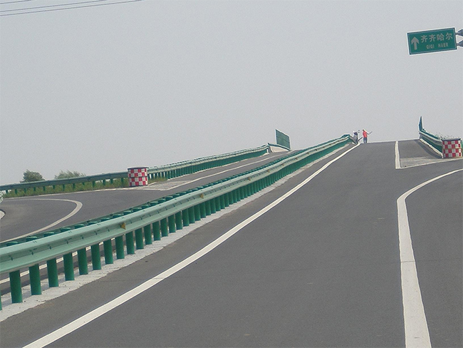 淄博高速公路护栏的材质与规格