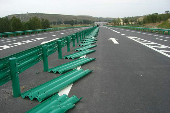 淄博波形护栏的维护与管理确保道路安全的关键步骤